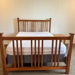 A large master bedroom for rent