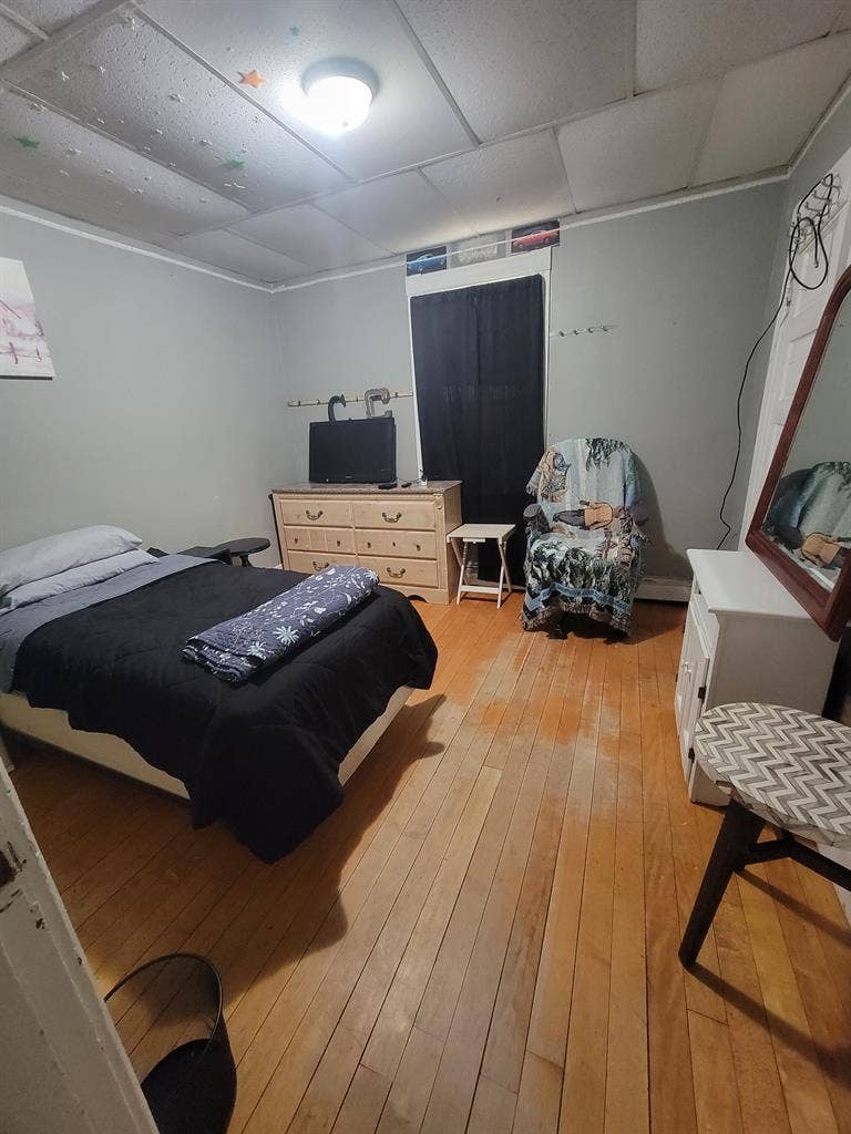 Fully furnished everything included