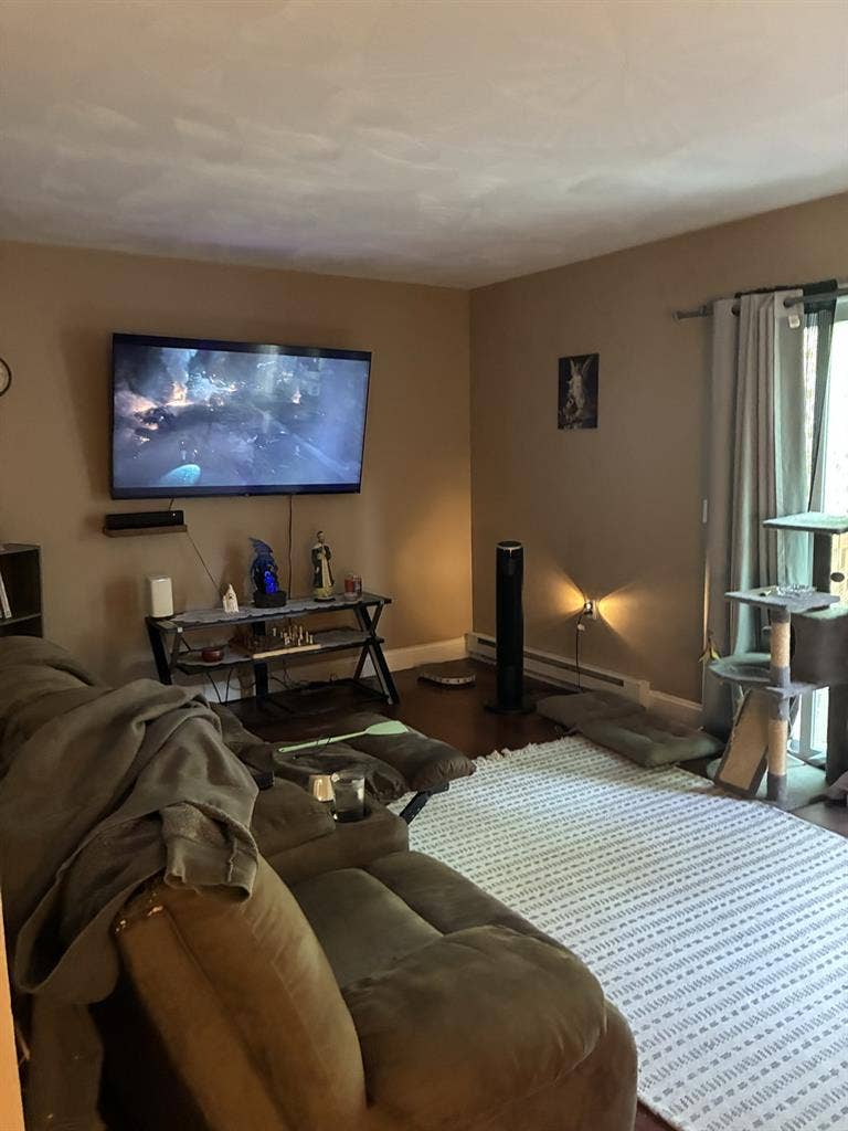 Room and 1/2 bath all utilities