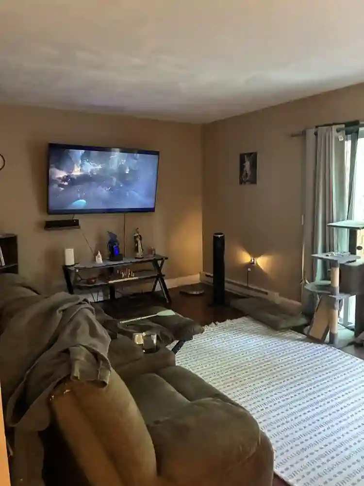Room and 1/2 bath all utilities