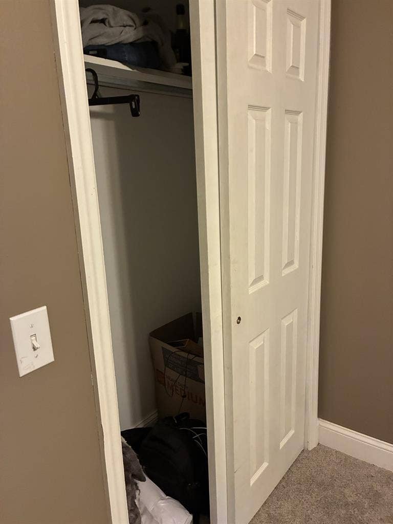 Room and 1/2 bath all utilities