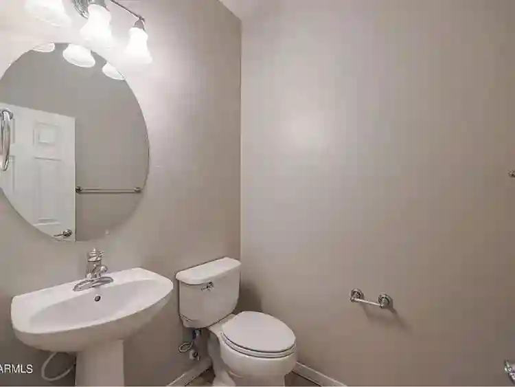 ONE FURNISHED ROOM N Phoenix
