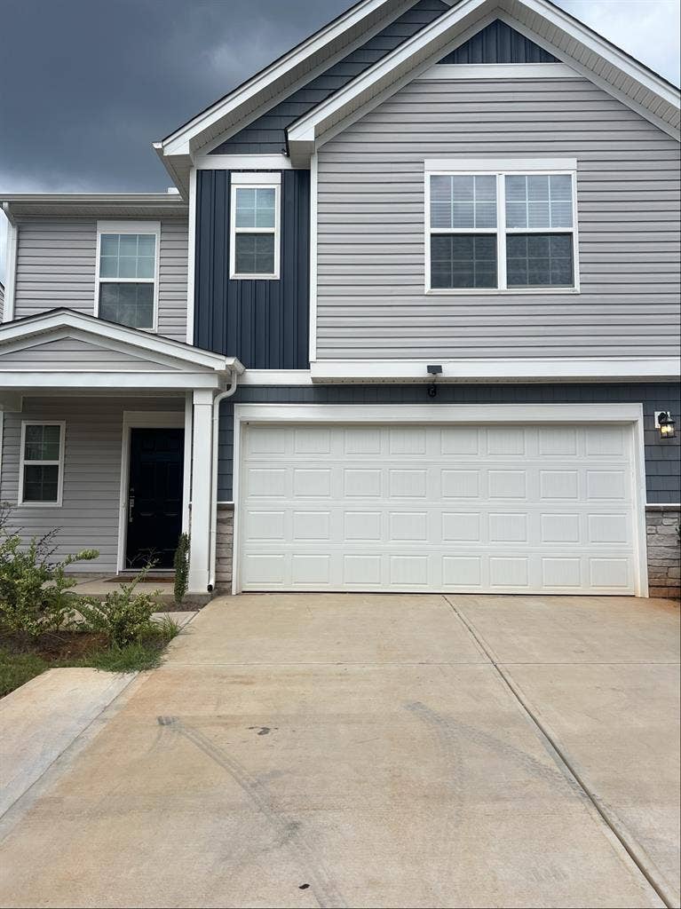 Room for rent in new house!