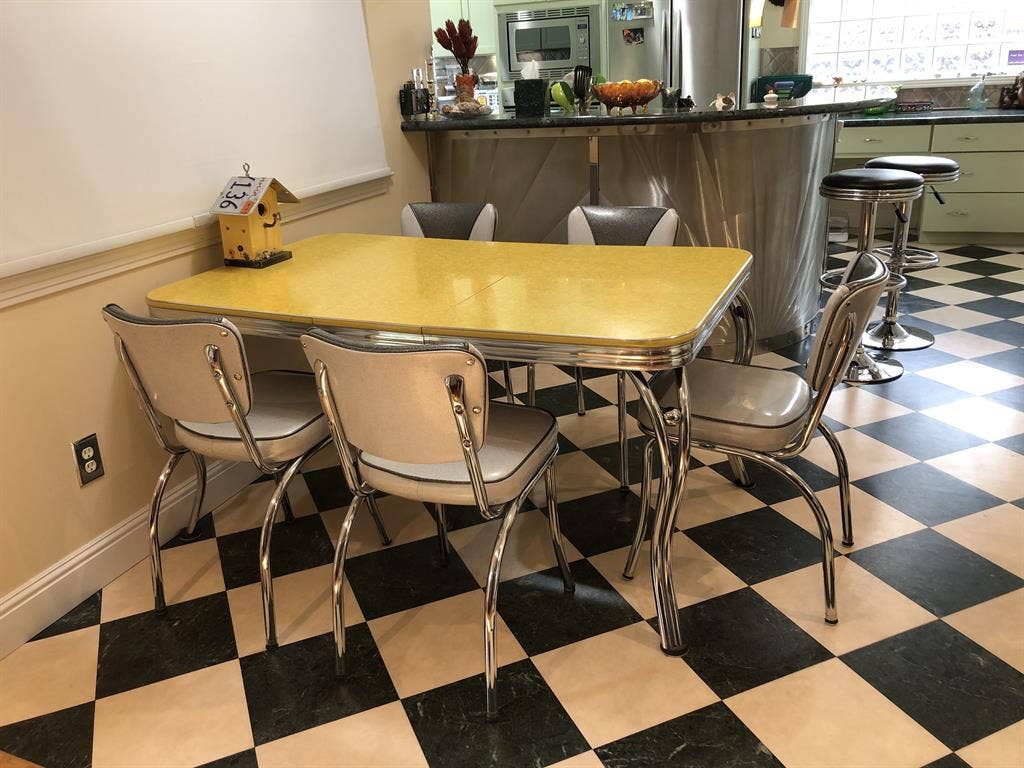Furnished Room w/ utilities