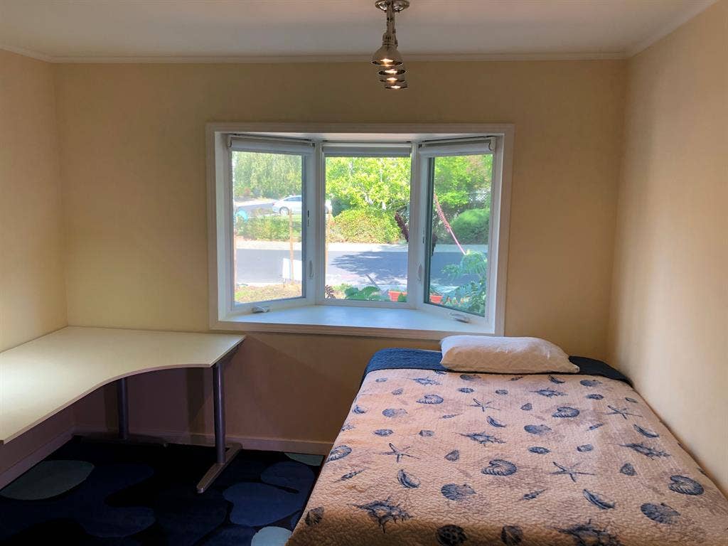 Furnished Room w/ utilities