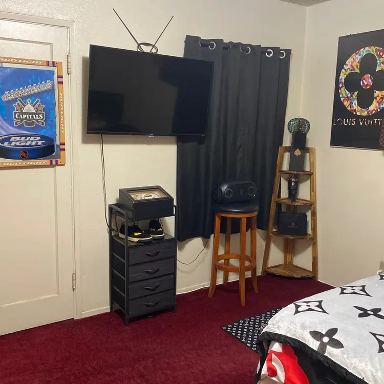 Master bedroom for rent in Norwalk