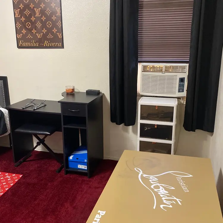 Master bedroom for rent in Norwalk