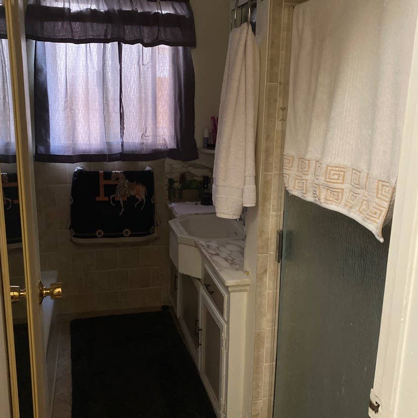 Master bedroom for rent in Norwalk