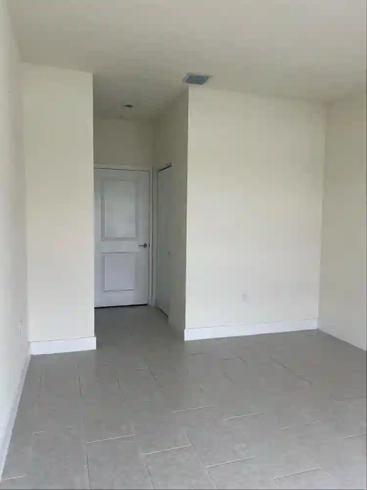 ✨ FEMALE ROOMMATE WANTED | DORAL ✨
