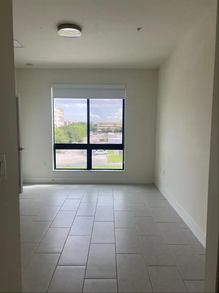 ✨ FEMALE ROOMMATE WANTED | DORAL ✨