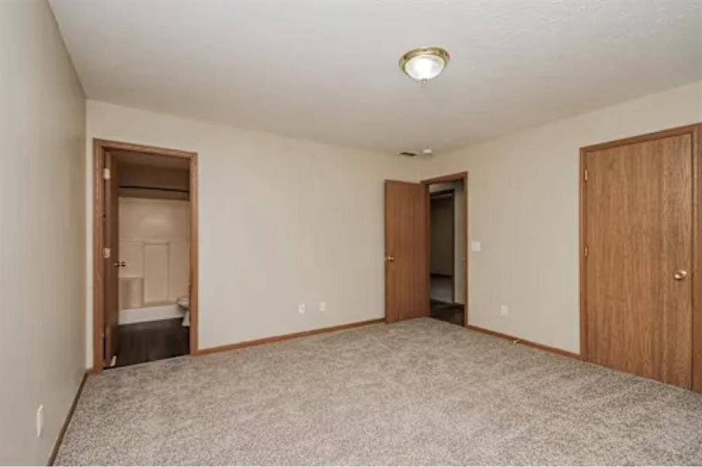 BEAUTIFUL 3 BEDROOM 2BATHR00M HOME