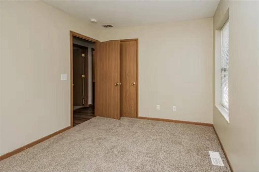 BEAUTIFUL 3 BEDROOM 2BATHR00M HOME