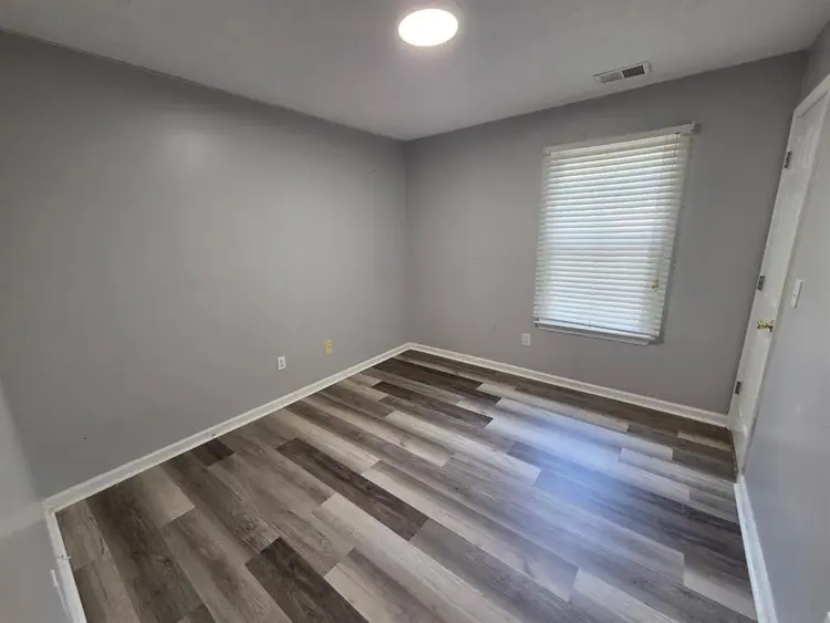 2 Private rooms and 1 bathroomm