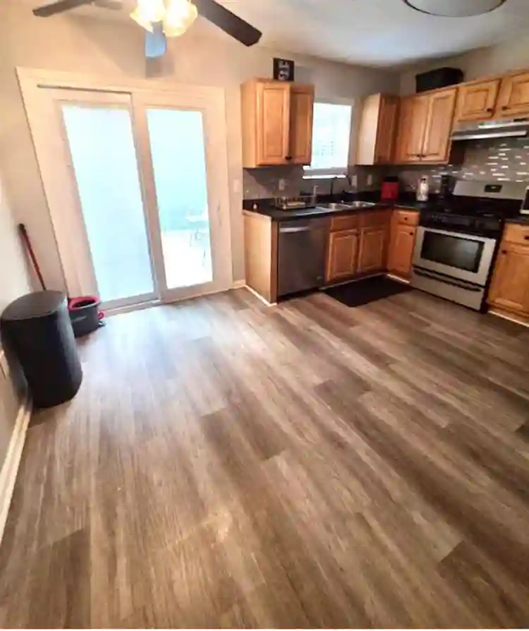 2 Private rooms and 1 bathroomm