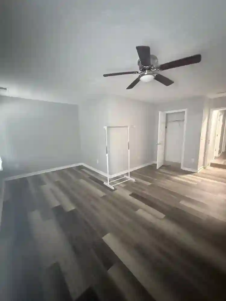 2 Private rooms and 1 bathroomm