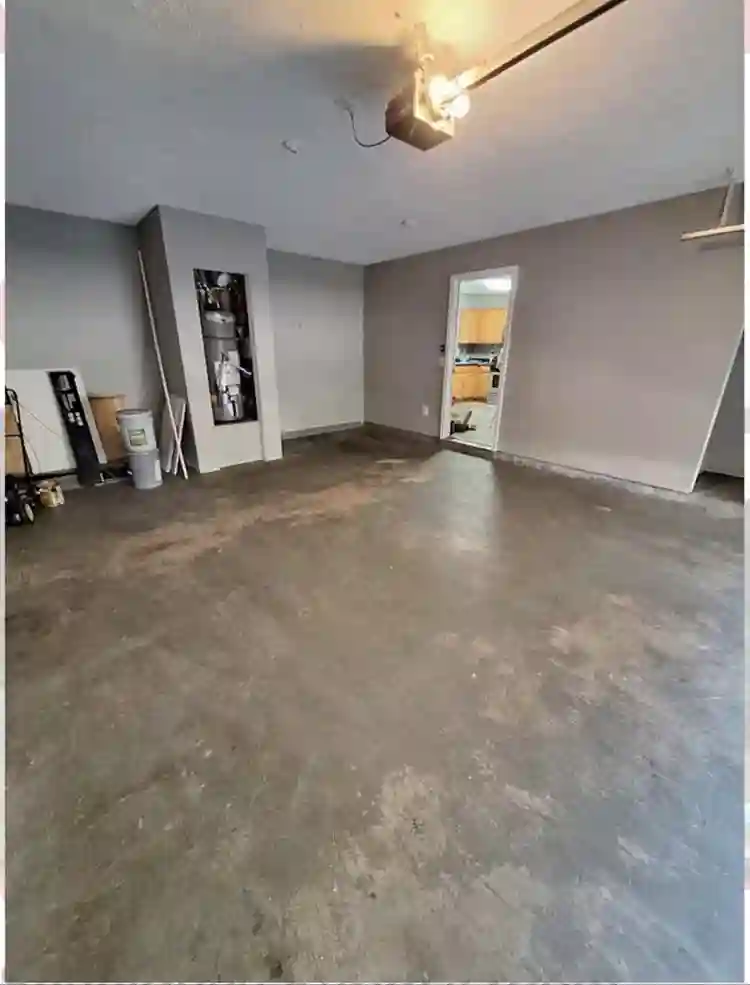 2 Private rooms and 1 bathroomm