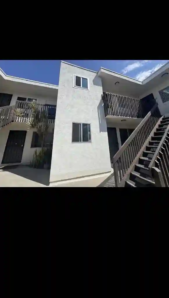 2 bedroom - 1.5 bathroom - $1200