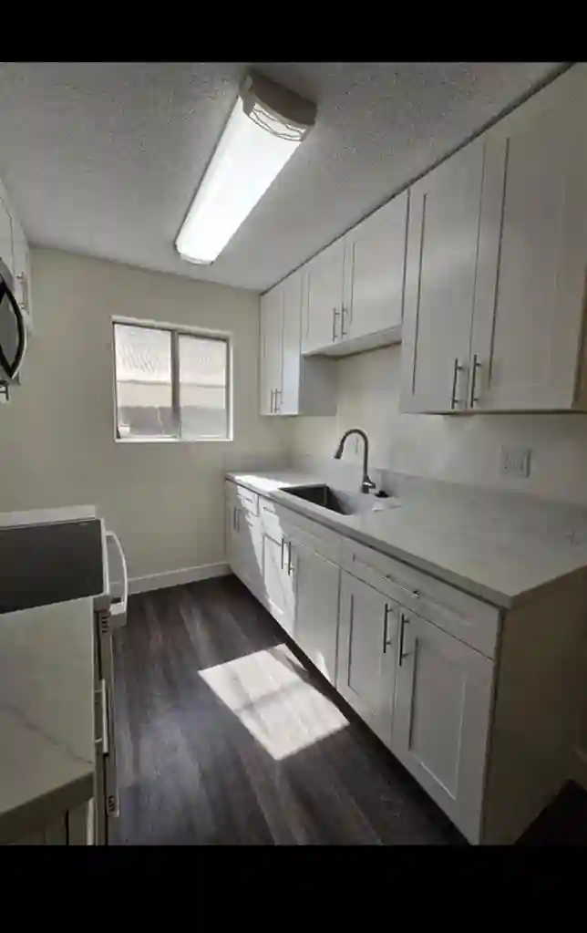 2 bedroom - 1.5 bathroom - $1200