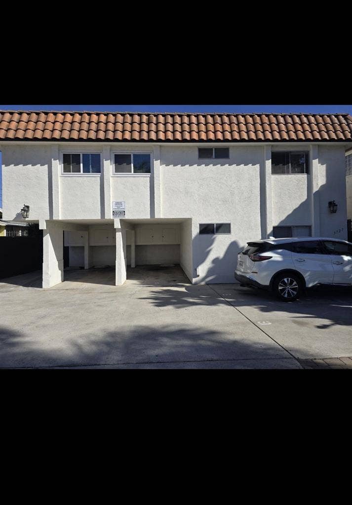 2 bedroom - 1.5 bathroom - $1200