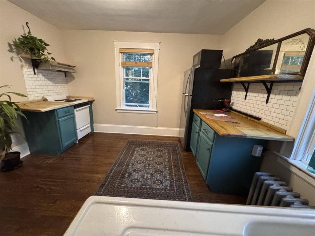 Bright 2 bedroom Nice Spot