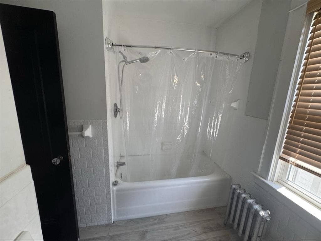 Bright 2 bedroom Nice Spot
