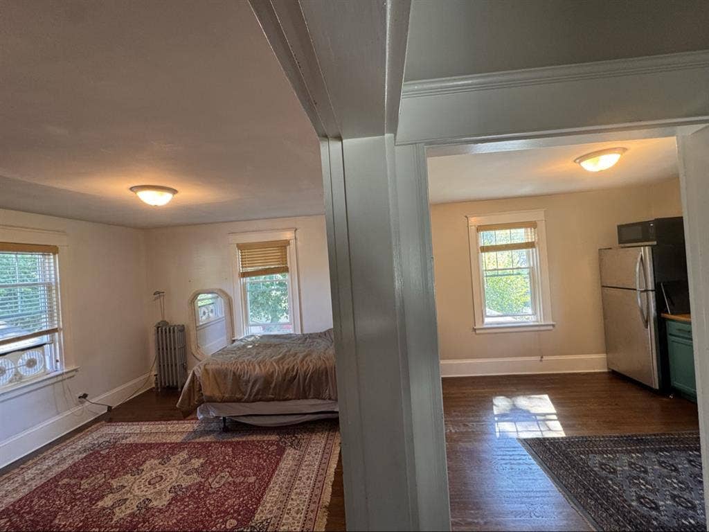 Bright 2 bedroom Nice Spot