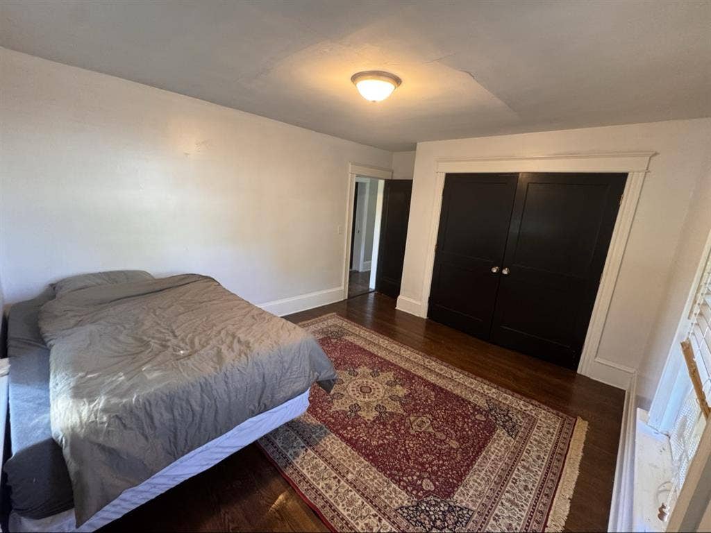 Bright 2 bedroom Nice Spot