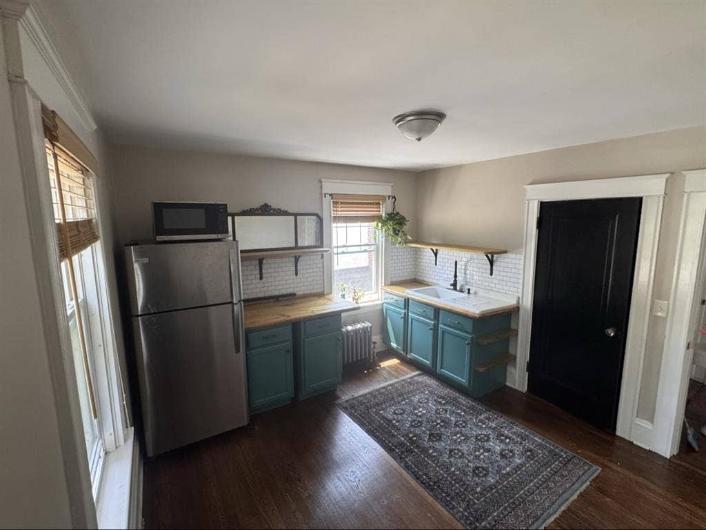 Bright 2 bedroom Nice Spot