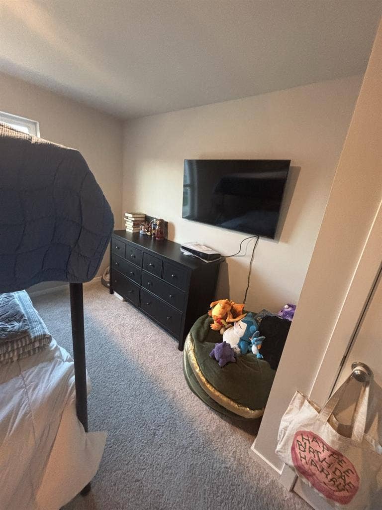 Private room for rent near bases