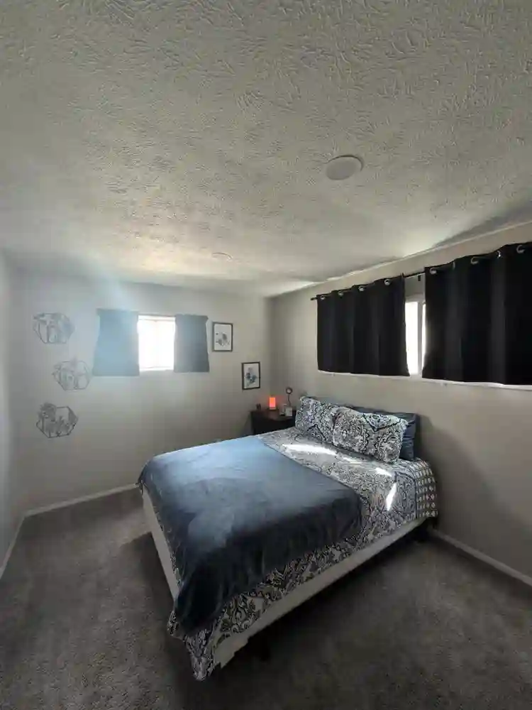 Clean Room for rent in Indy!
