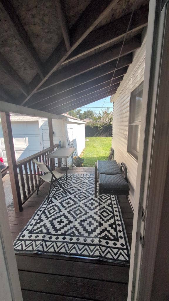 Clean Room for rent in Indy!