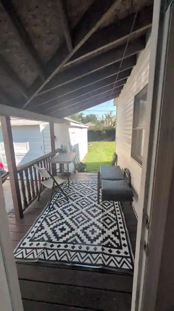 Clean Room for rent in Indy!