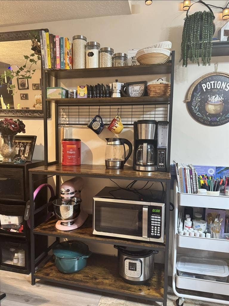 WANTED: Roommate!