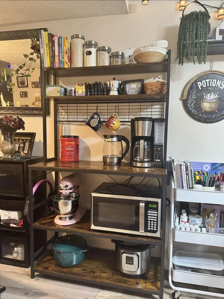 WANTED: Roommate!