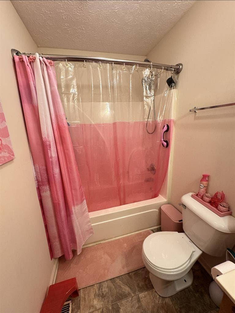 WANTED: Roommate!