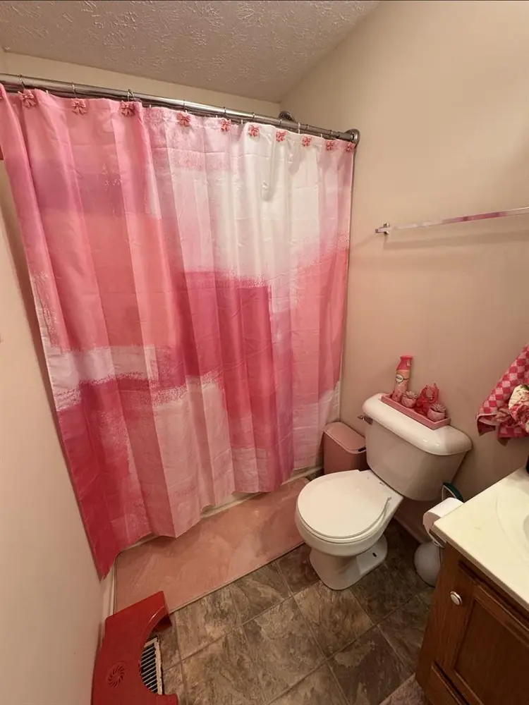 WANTED: Roommate!