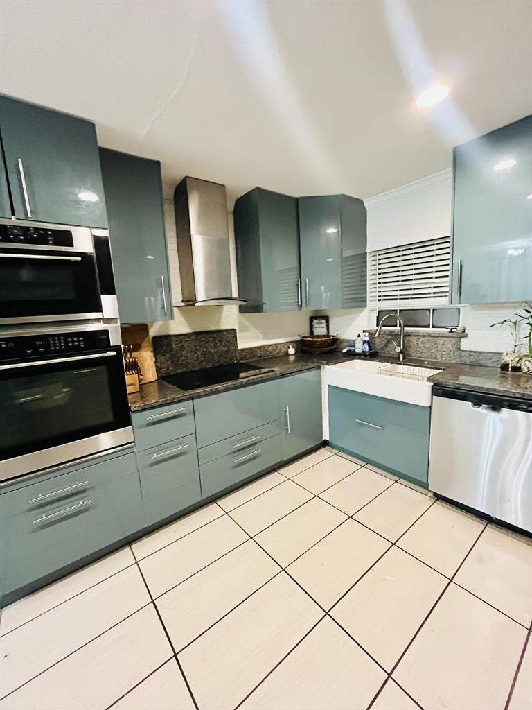 Private Room with Bathroom for Rent