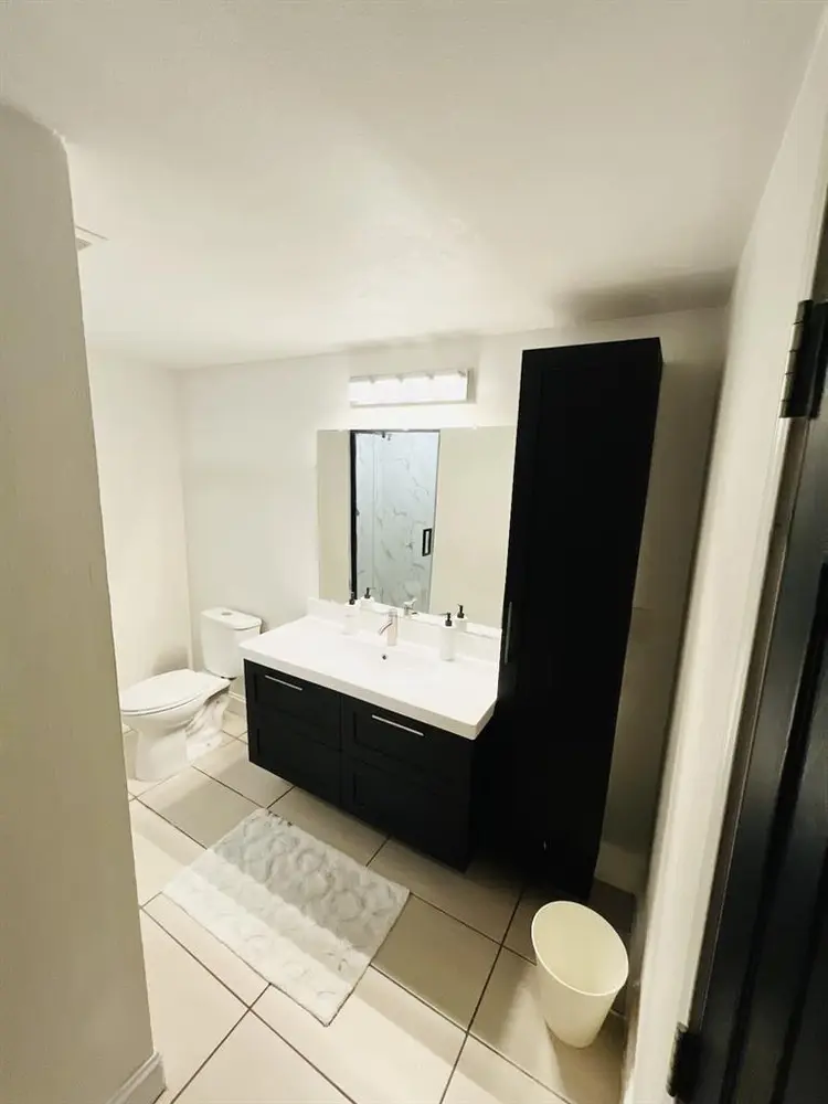 Private Room with Bathroom for Rent