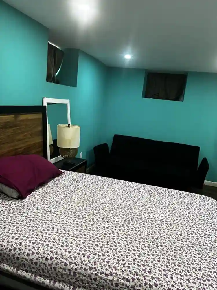 Nice spacious room available