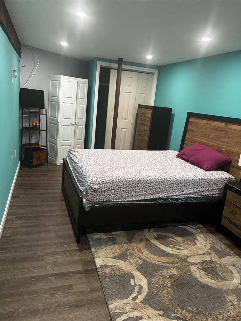 Nice spacious room available
