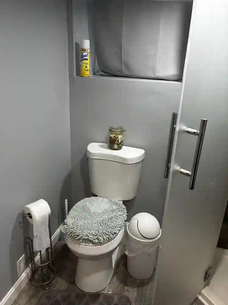 Nice spacious room available