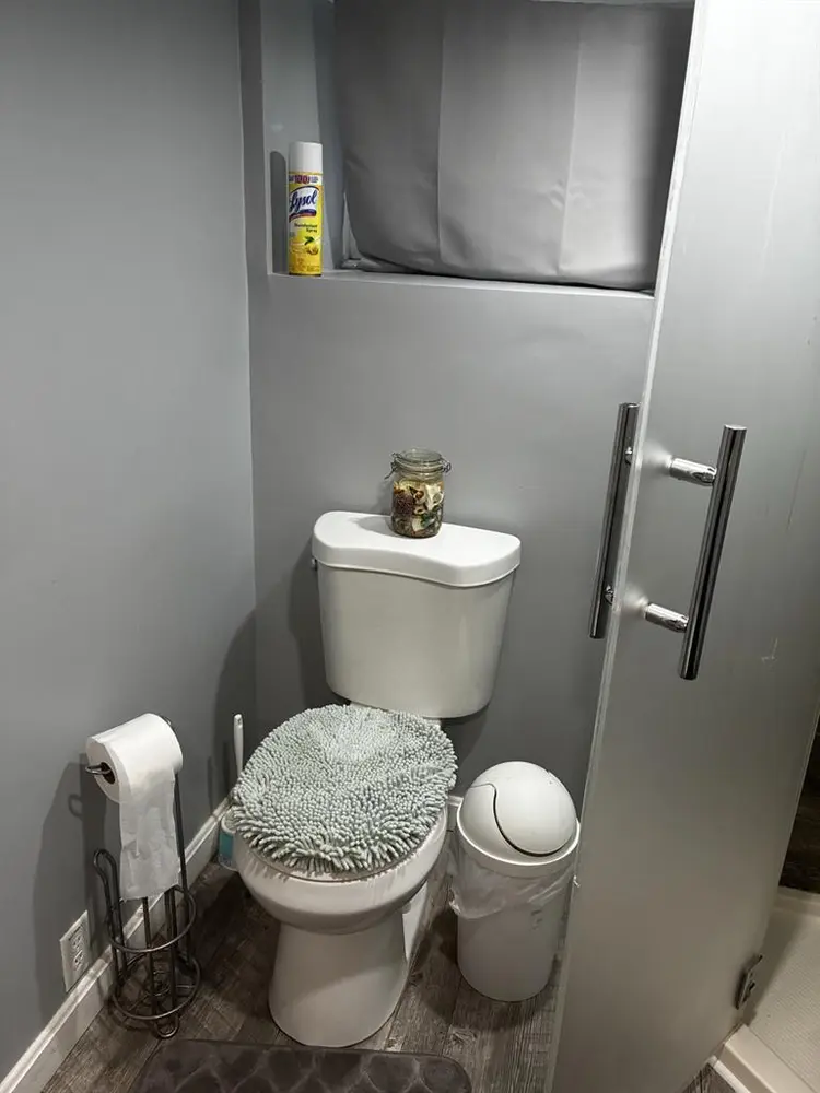 Nice spacious room available