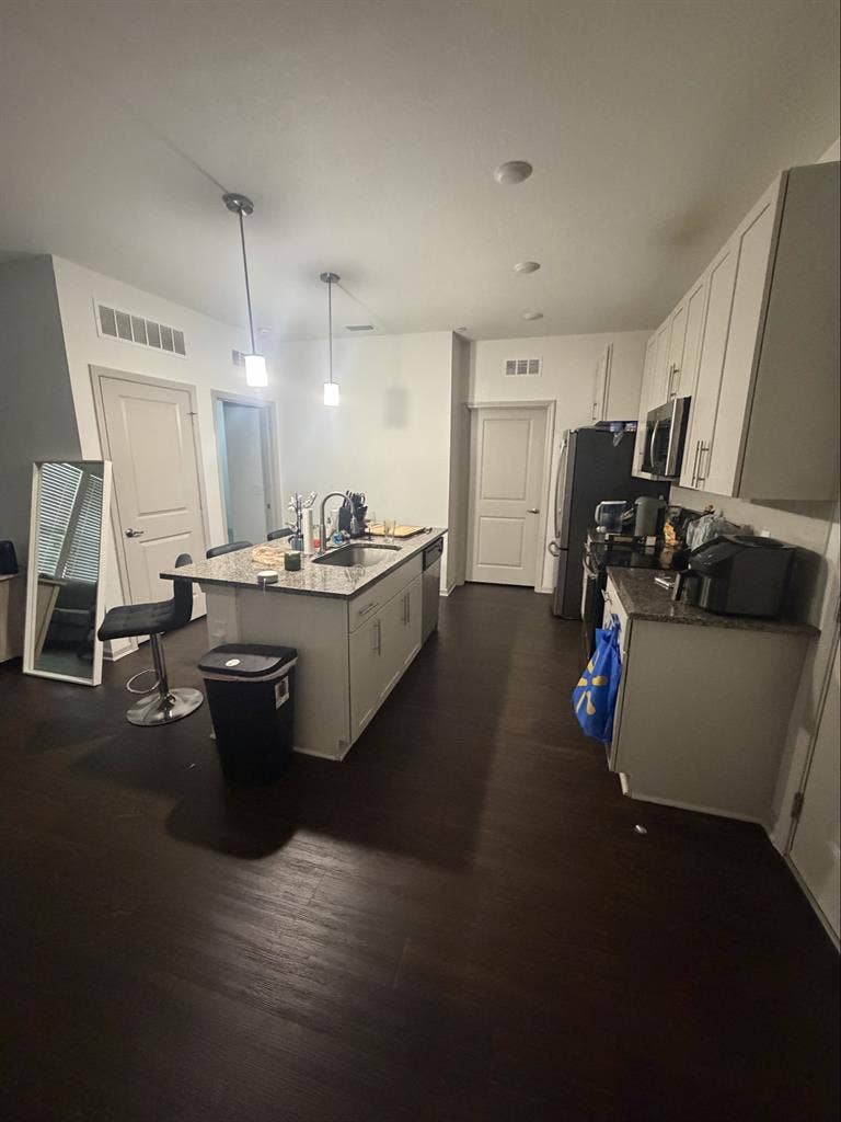 In search of roommate