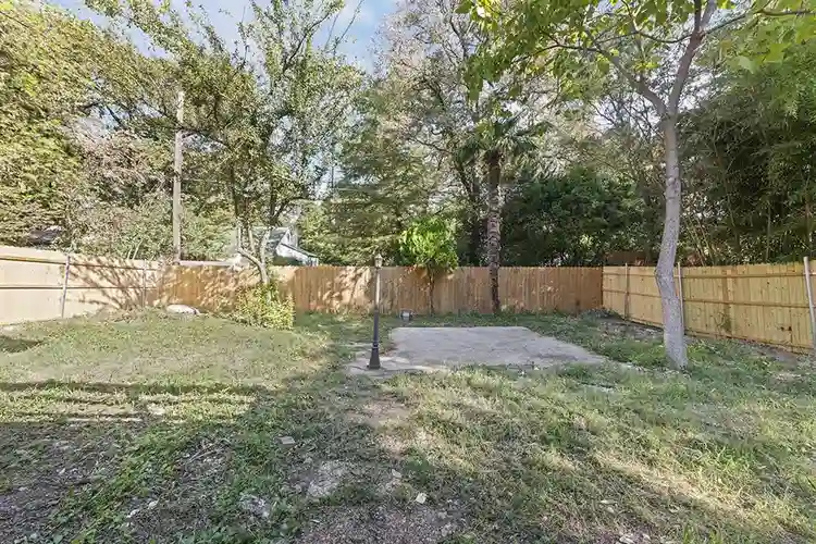 1 BR in Dallas