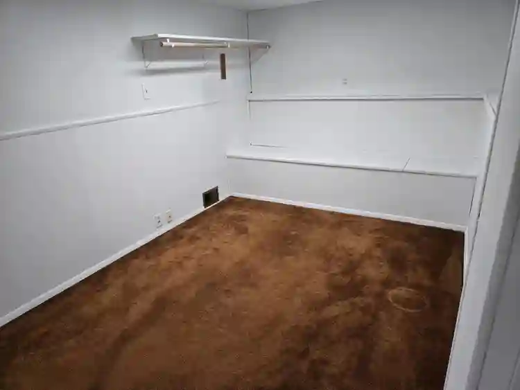 Spacious Room Quiet Neighborhood