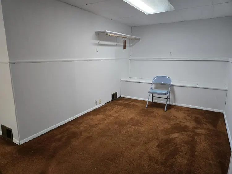 Spacious Room Quiet Neighborhood