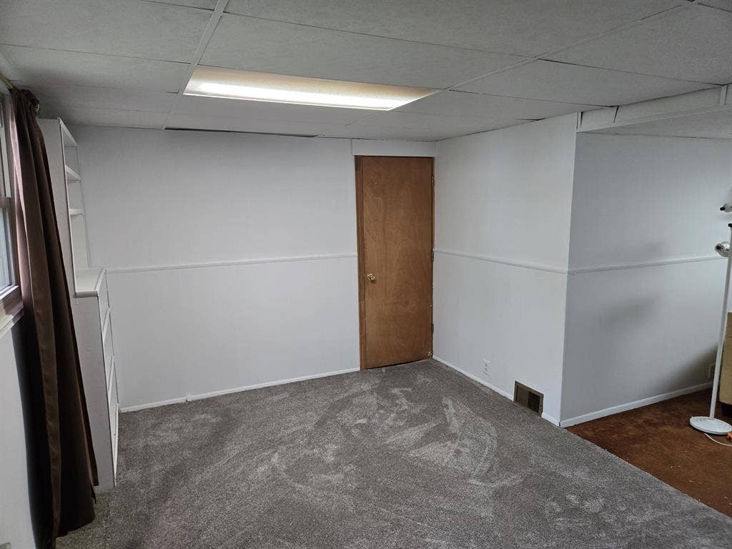 Spacious Room Quiet Neighborhood