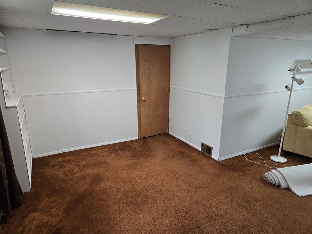 Spacious Room Quiet Neighborhood