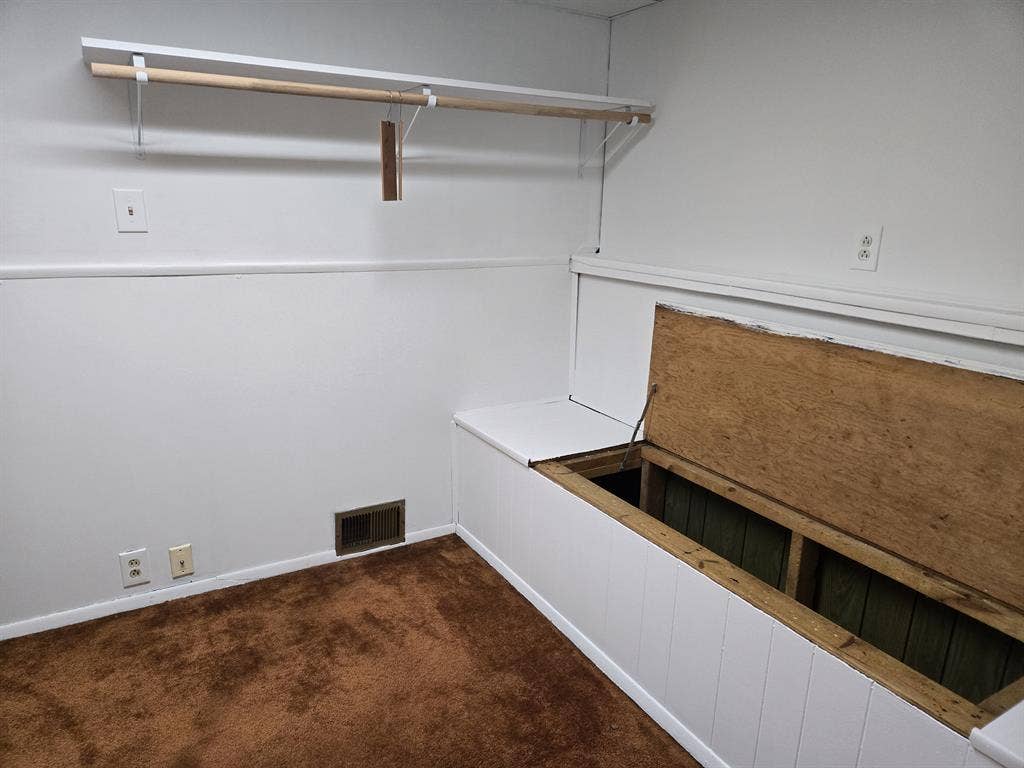 Spacious Room Quiet Neighborhood