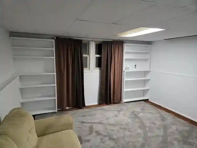 Spacious Room Quiet Neighborhood